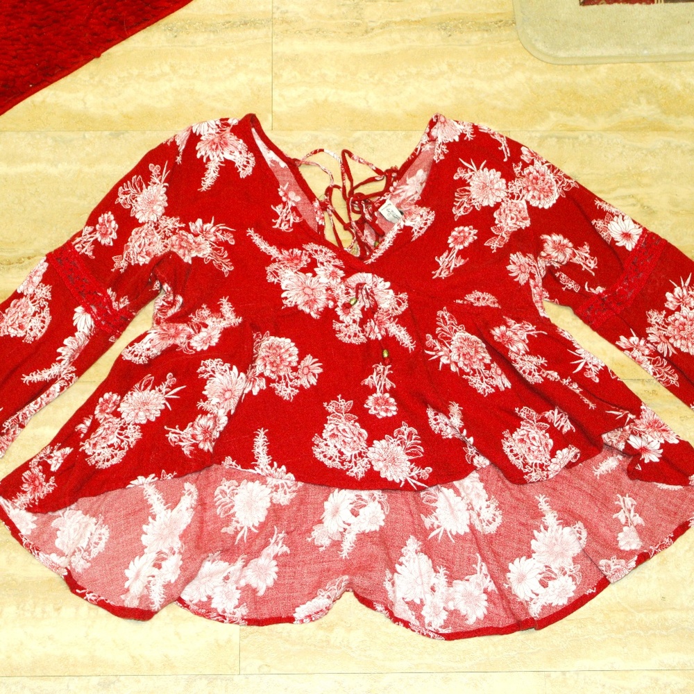 red floral cropped Vneck blouse